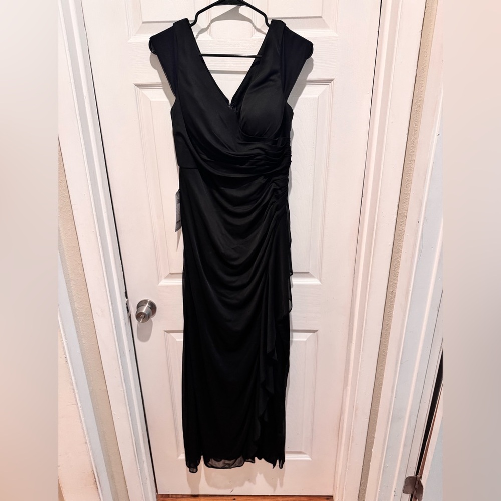 Azazie roya Elegant Black Evening Gown 6-8 medium custom sizing nwt